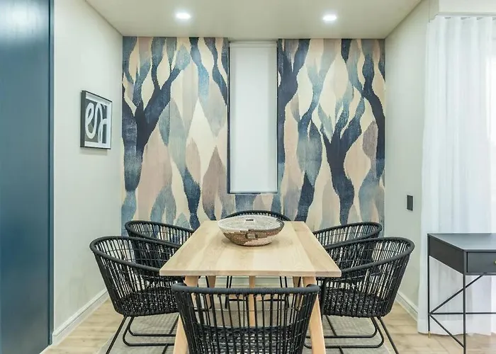 Modern Central 1 Bedroom Apartment
